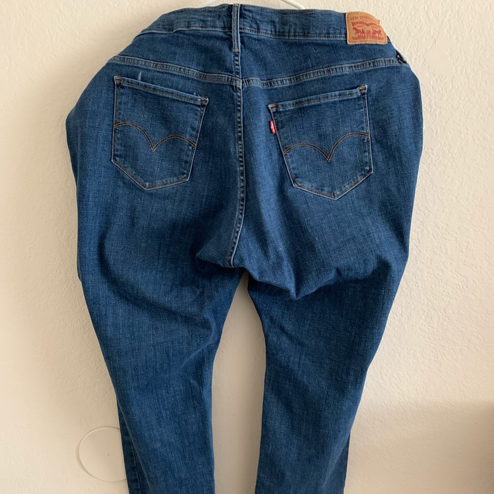 Levis 311 Shaping Skinny Jeans